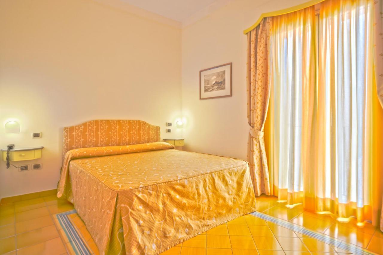 Hotel Santa Caterina Palinuro Bagian luar foto