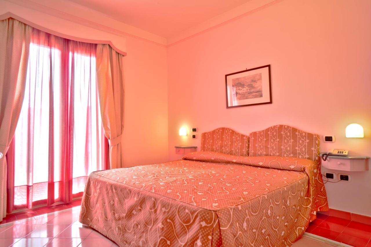 Hotel Santa Caterina Palinuro Bagian luar foto